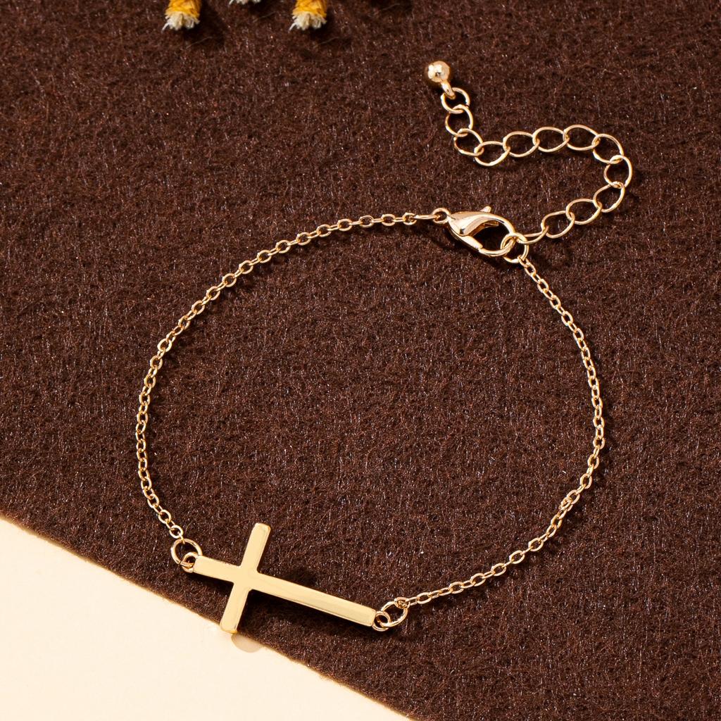A Women's Bracelet, Simple Cross Classic Fashion Bracelet, Suitable for Daily Wear and Vacation Wear