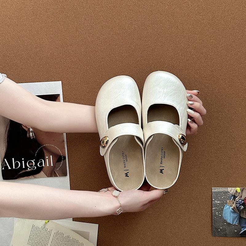 

Матовая кожа универсальные повседневные сандалии лето новая носка трендовая толстая подошва красивая сумка голова полушлепанцы женские 40