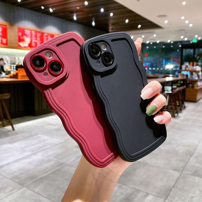 Luxusní matný nárazuvzdorný silikonový kryt s vlnitými liniemi pro iPhone 15 14 13 12 11 Pro Max X Xs XR Max 7 8 Plus matný nárazuvzdorný měkký silikonový kryt s motivem cukrovinek