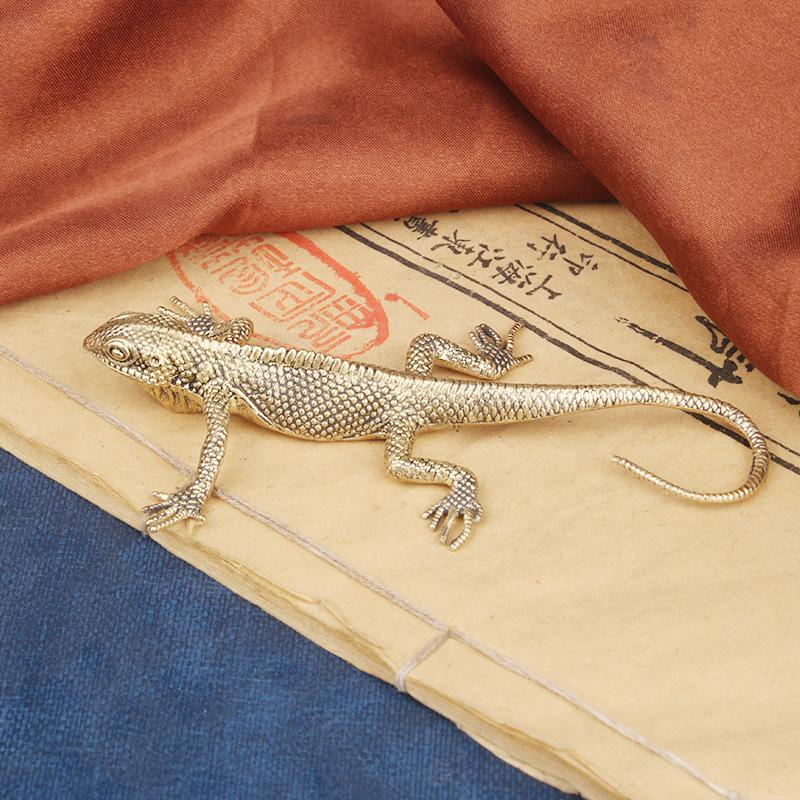 Vintage Brass Desktop Ornament Grass Lizard Animal Bronze Sculpture Craft Tea Pet Decoration Old Copperware Wholesale