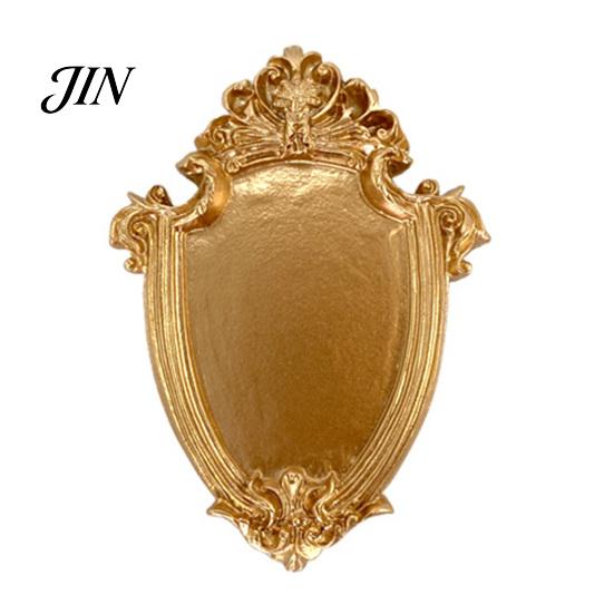 European Style Ornament Holder Vintage Jewelry Tray, Ornate Carved Ring Dish with Gold or White Finish, Elegant Decorative Resin Trinket Organizer for