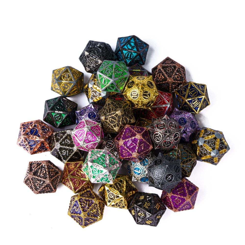 7ks/Sada Velkoobchodní Kovové Pevné Kostky DND Náhodná Barva D4 D6 D8 D10 D% D12 D20 Polyedrické Kostky pro D&D Pathfinder RPG Stolní Hry