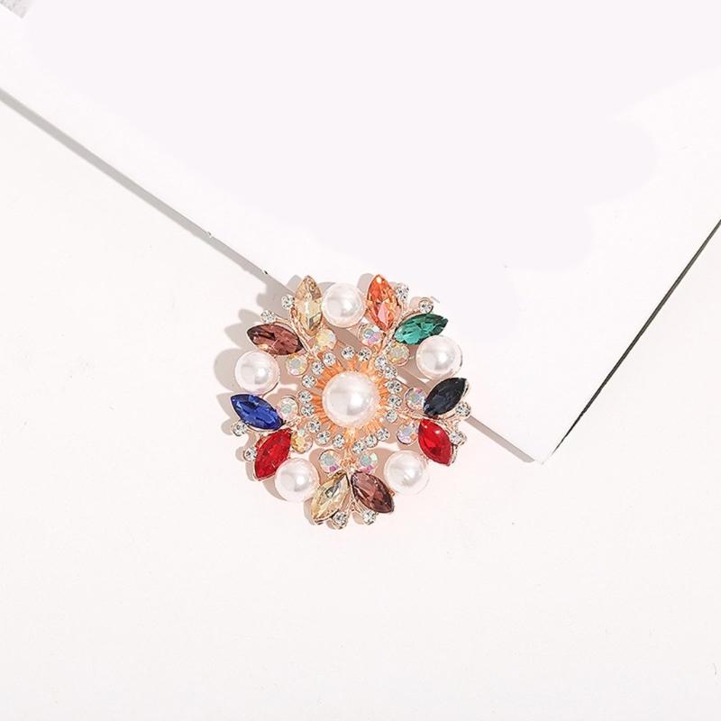 Elegant Crystal Pearls Flower Brooch For Women Vintage Rhinestones Scarf Pin Multi Purpose Jewelry Gift