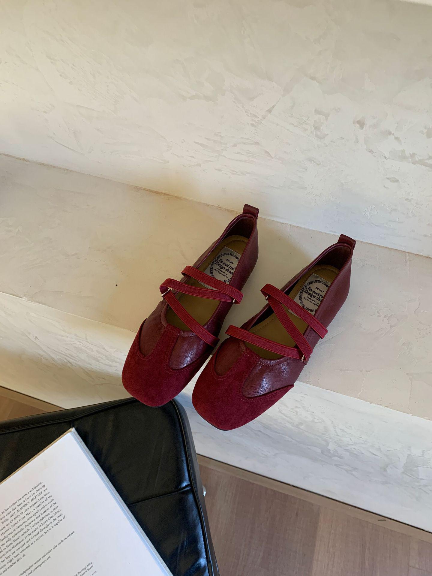 

Женские кроссовки ZHR 2025 с мягкой подошвой, низким вырезом, корейского дизайна для тренировок - Простой, удобный дизайн на плоской подошве для повседневной носки 38 красный/фиолетовый