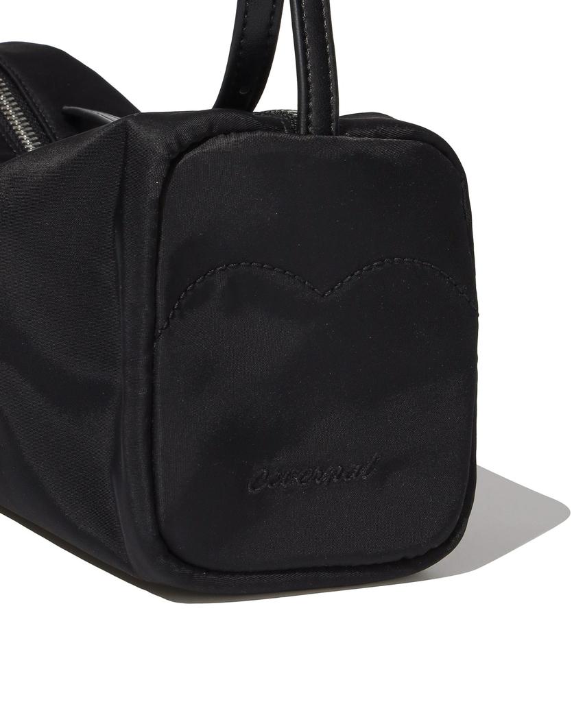 Covernat Woman Clover Heart Square Shoulder Bag Black