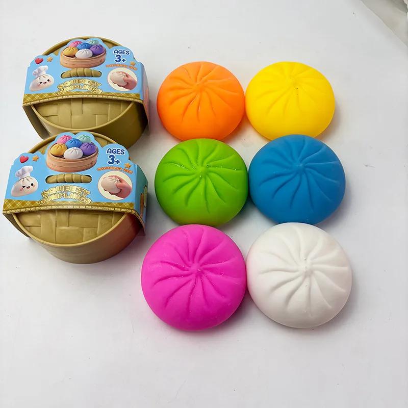 couleur aléatoire une Boule anti-stress en forme de ravioli géant, Jouet anti-stress géant en forme de ravioli avec cuiseur vapeur, Jouet à presser pour soulager l'anxiété
