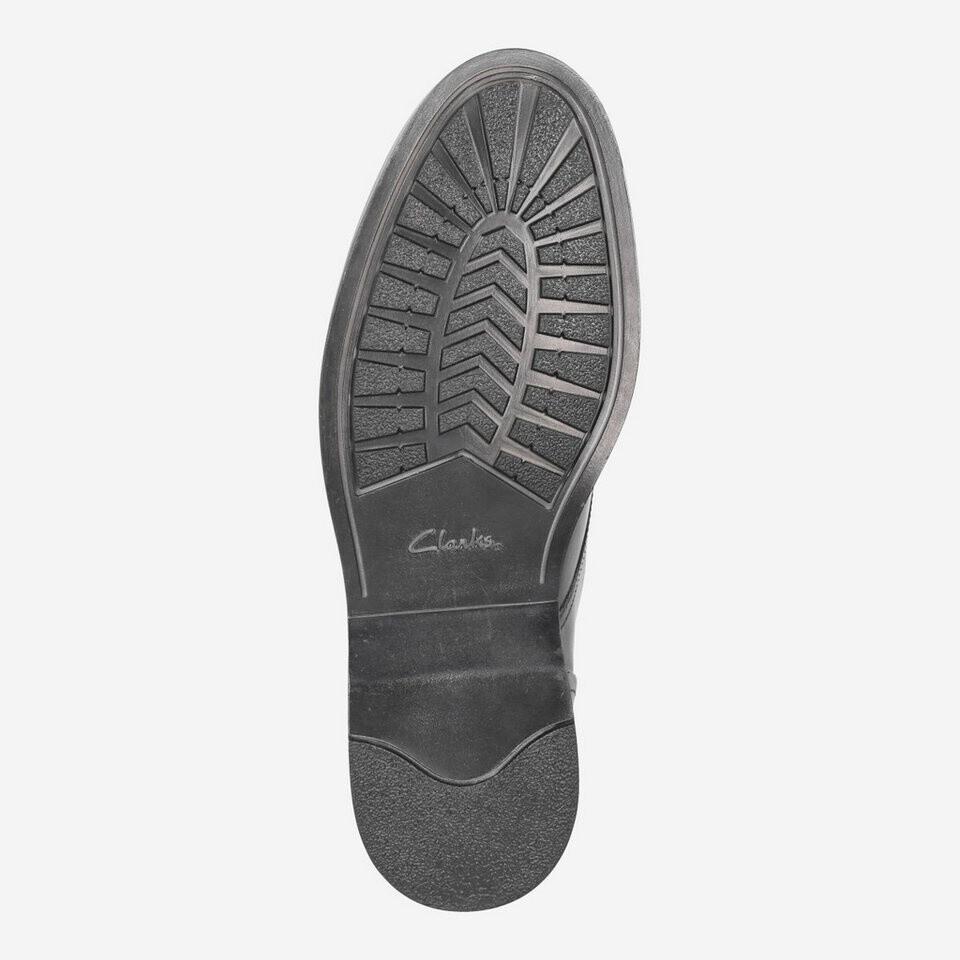 Clarks Aldwin Chukka Boots Black