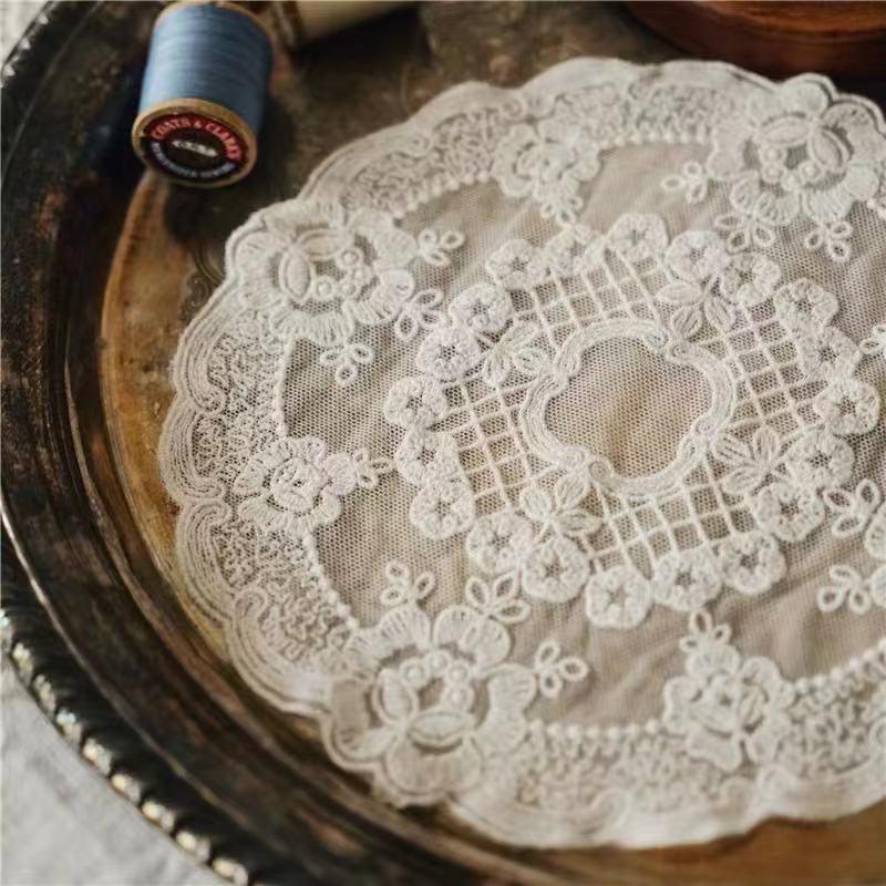 1pc Retro Style Lace Placemat,Embroidered Lace Three-dimensional Table Decoration,Flower Design Meal Mat Round Dining Decor