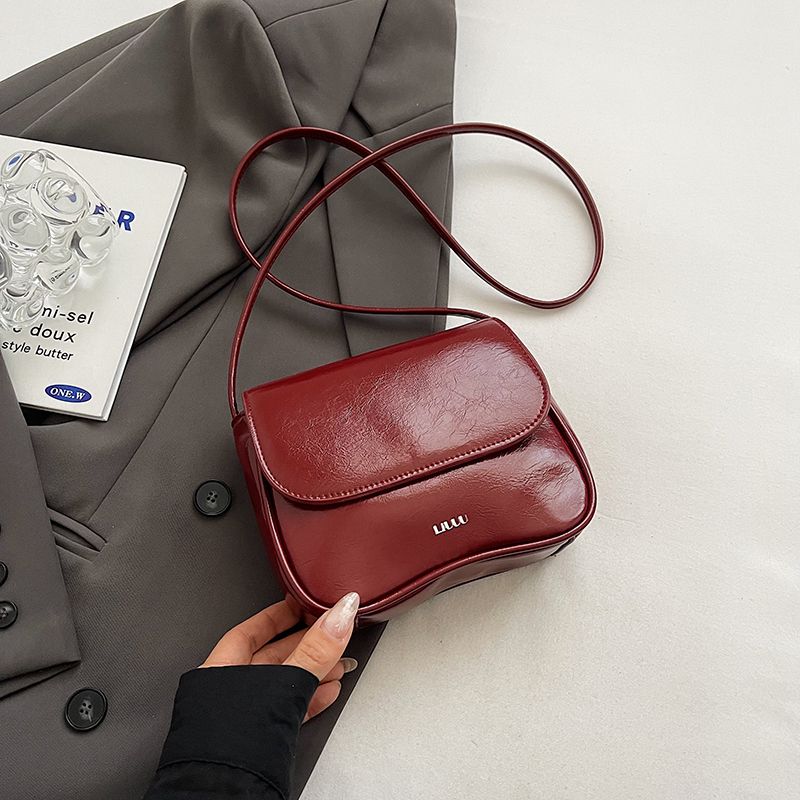

Niche Style Retro Red Bag Female 2024 New Arrival Minimalist Elegant Saddle Bag Easiest for Match Soft Leather Work Clothing Crossbody Pouch Red