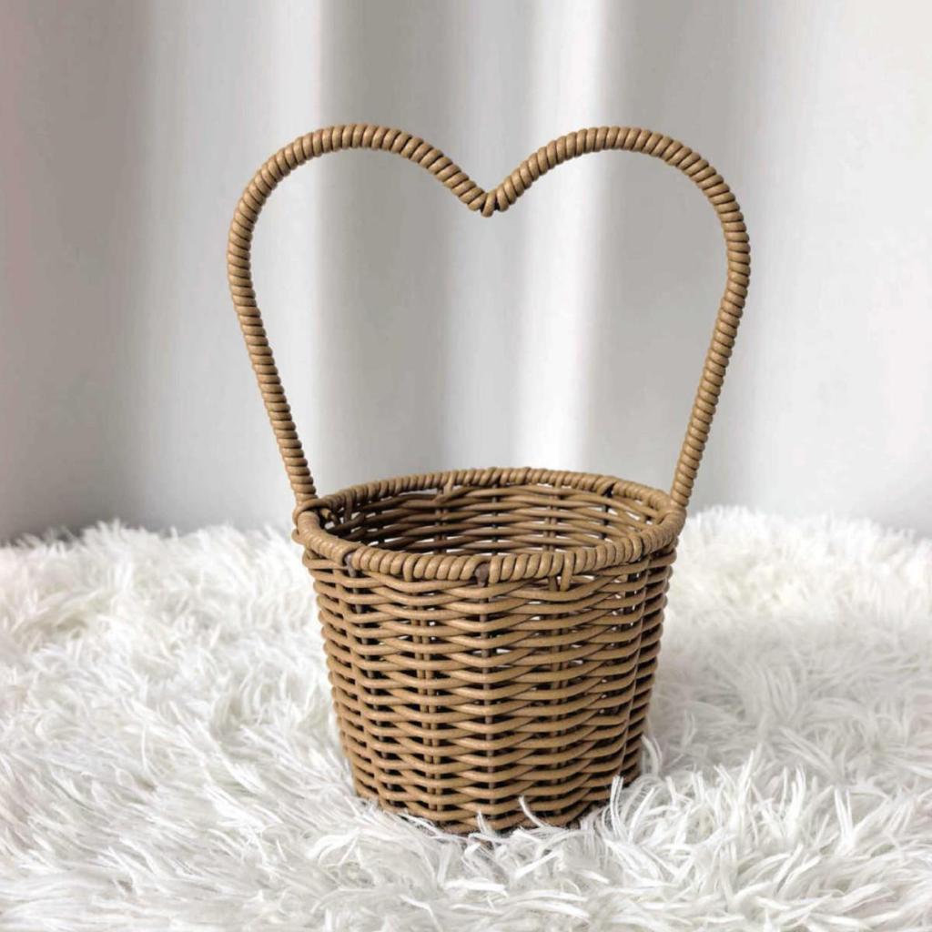 Pastoral Style Round Rattan Imitation Flower Basket - Decorative Handheld Barrel for Flower Arrangements and Gifts