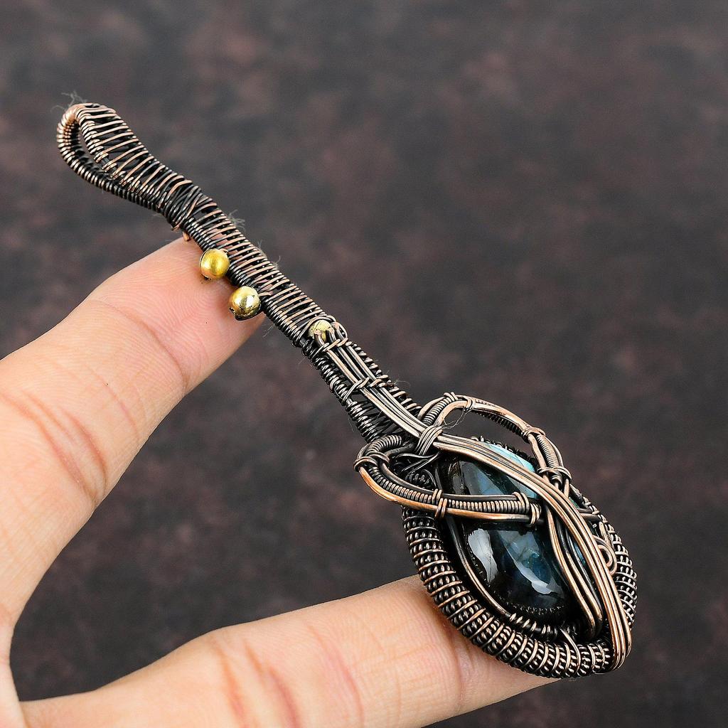 Colgante de labradorita envuelto en alambre de cobre, joyería de labradorita para mujer, elegante colgante de piedra preciosa, joyería hecha a mano, colgante de guitarra, regalo para niña