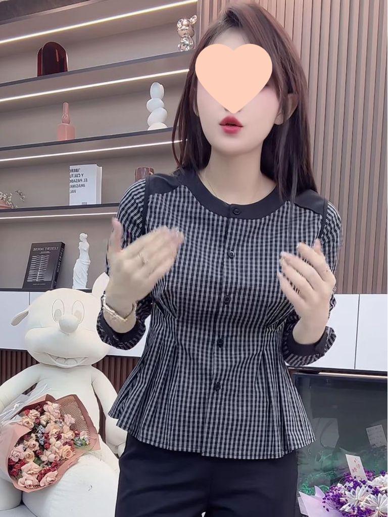 2025 Autumn Women's Plaid Cardigan: French-Inspired, Age-Defying, Korean Fashion Long Sleeve Top
