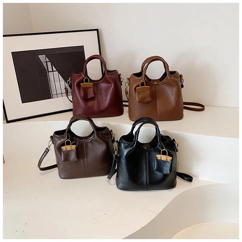 Soft PU Passenger Bag  Large Capacity  Simple  Casual  Retro  Fashionable  Single Shoulder  Crossbody