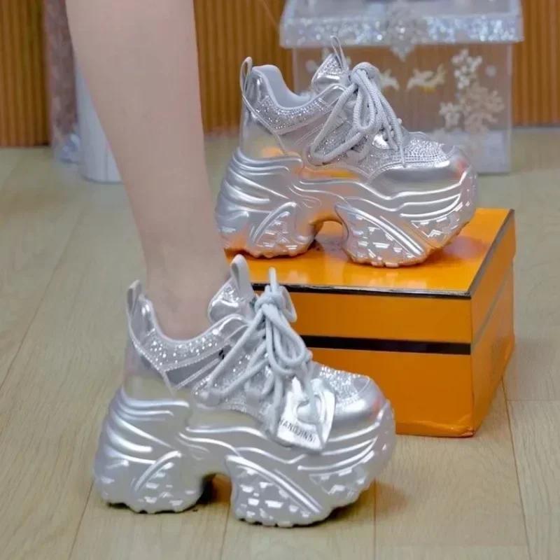 Moda 7CM Sneakers Platform Casual da Donna Tacchi Alti Nuove Scarpe Sportive in Pelle Primavera Bling Trainers Sneakers Chunky Zapatos Mujer