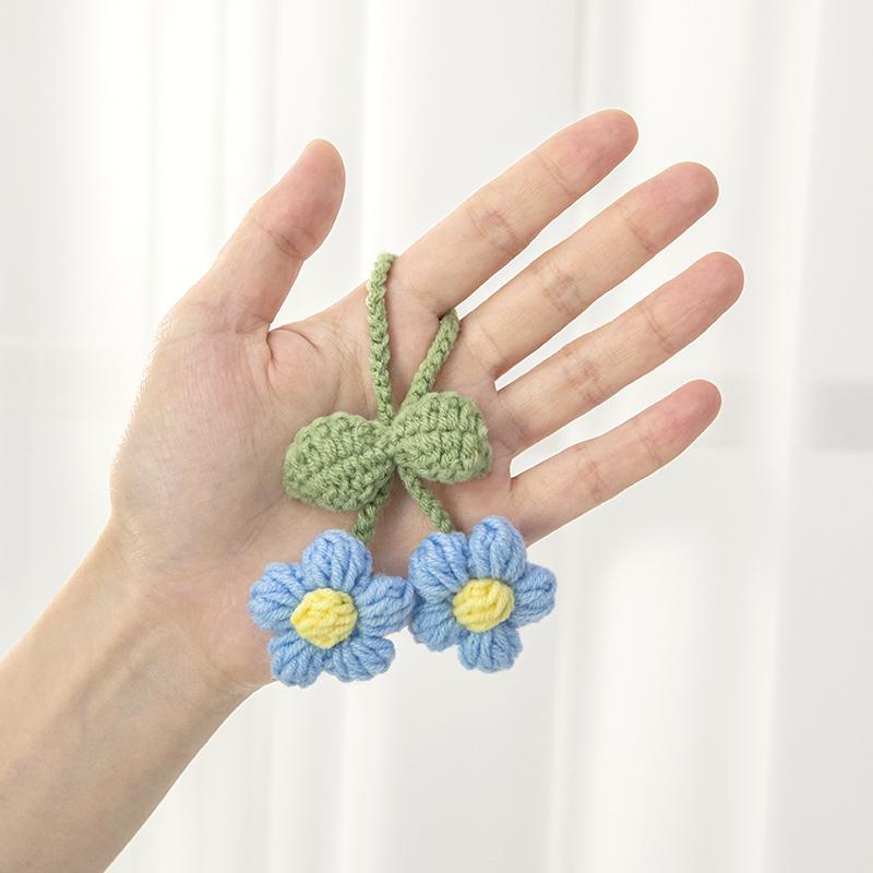 Crochet Flower Keychain Lily Of The Valley Orchid Pendants Car Hanging Decoration Wedding Gift for Guests Knitted Flower Gift