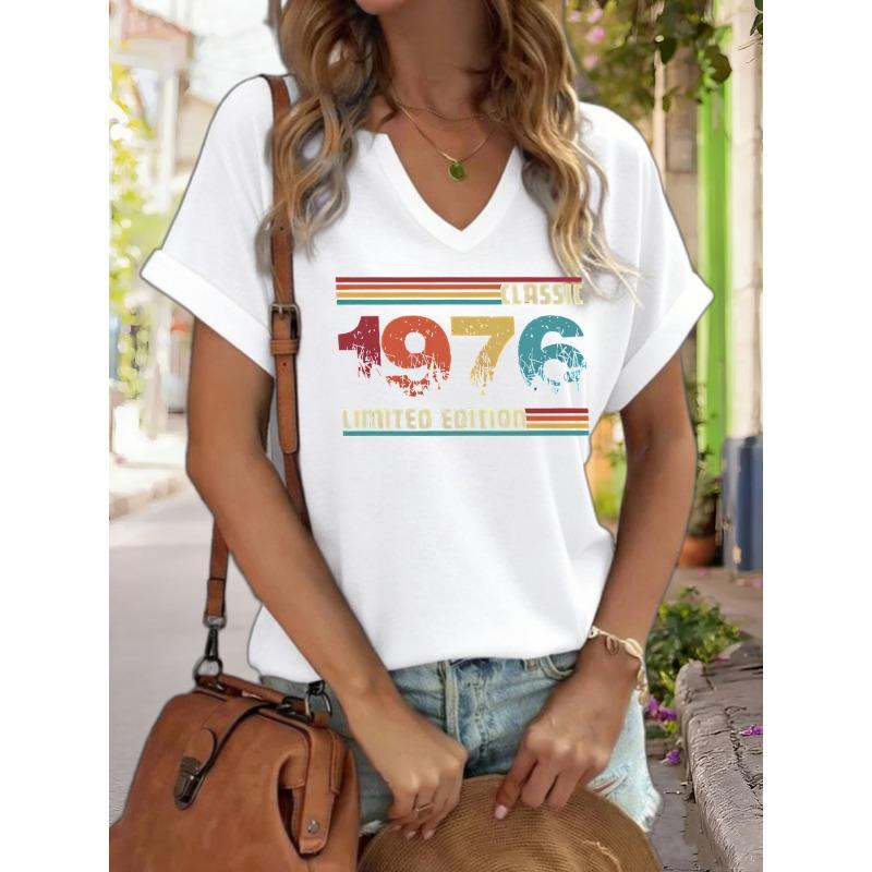 

Women s V-Neck Classic 1976 Limited Edition Graphic Tee, Retro Vintage Print T-Shirt, Casual Short Sleeve Birthday Top S