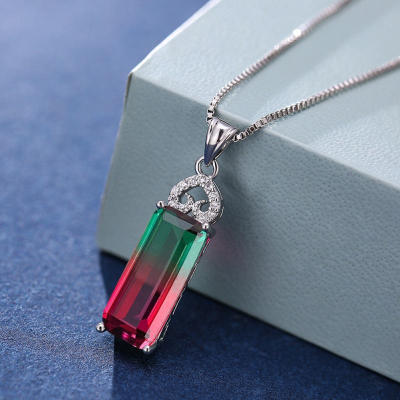 

Eryun explosion European beautiful woman simple versatile light luxury love four-claw rectangular tourmaline necklace