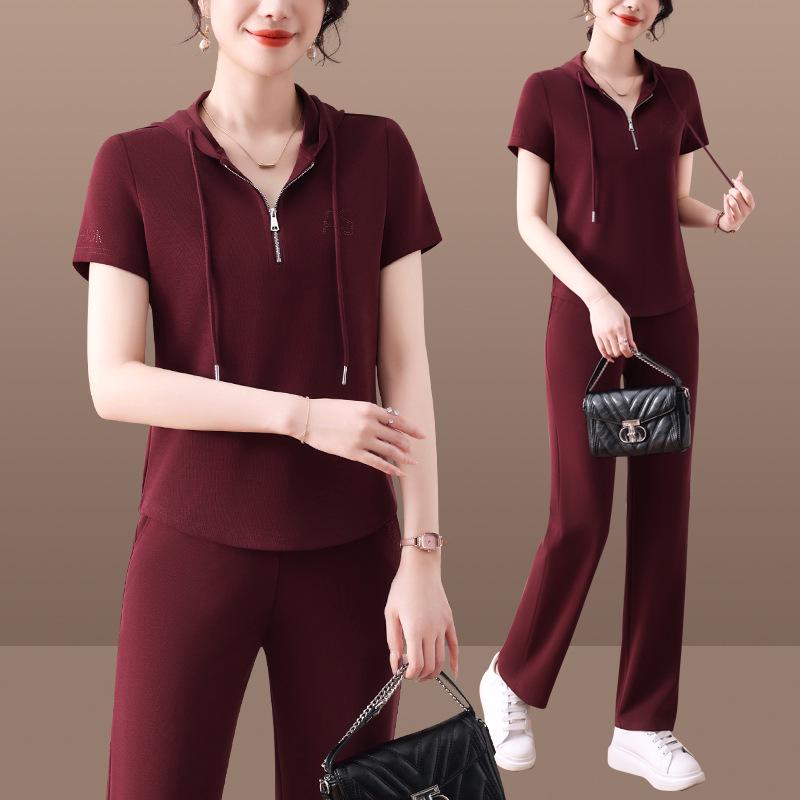 2026 Spring Casual Women's Half-Zip Hooded Sports Suit with Rhinestones - Two-Piece Set for Middle-Aged Moms