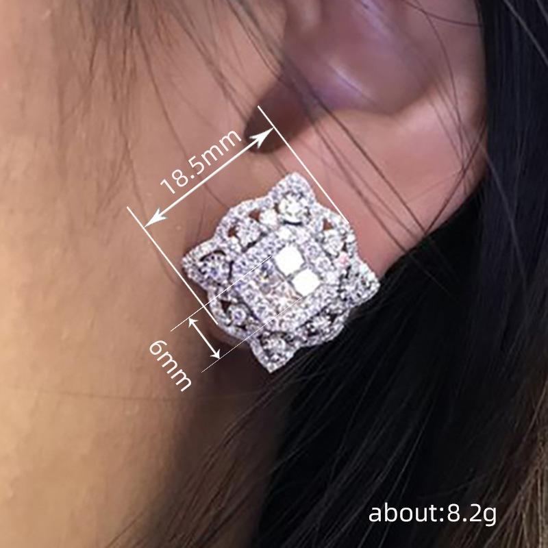 French Exquisite Earrings, Slightly Inlaid Kaleidoscope Temperament Stud Earrings For Women, Light Luxury And Versatile Foreign Style Earrings