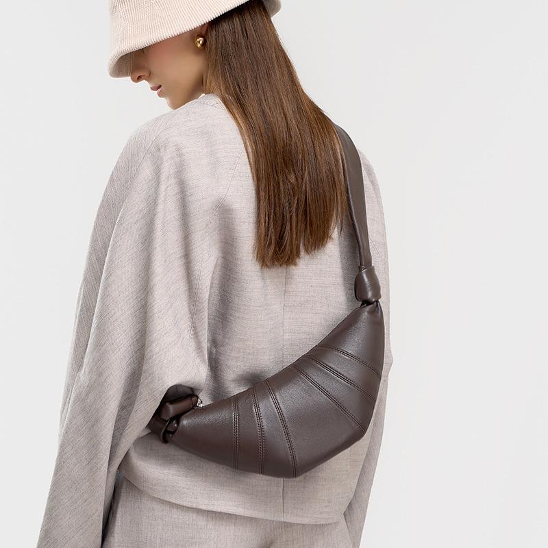 Niche first-layer lambskin diagonal span Lazy croissant leather single shoulder diagonal span dumpling bag girl