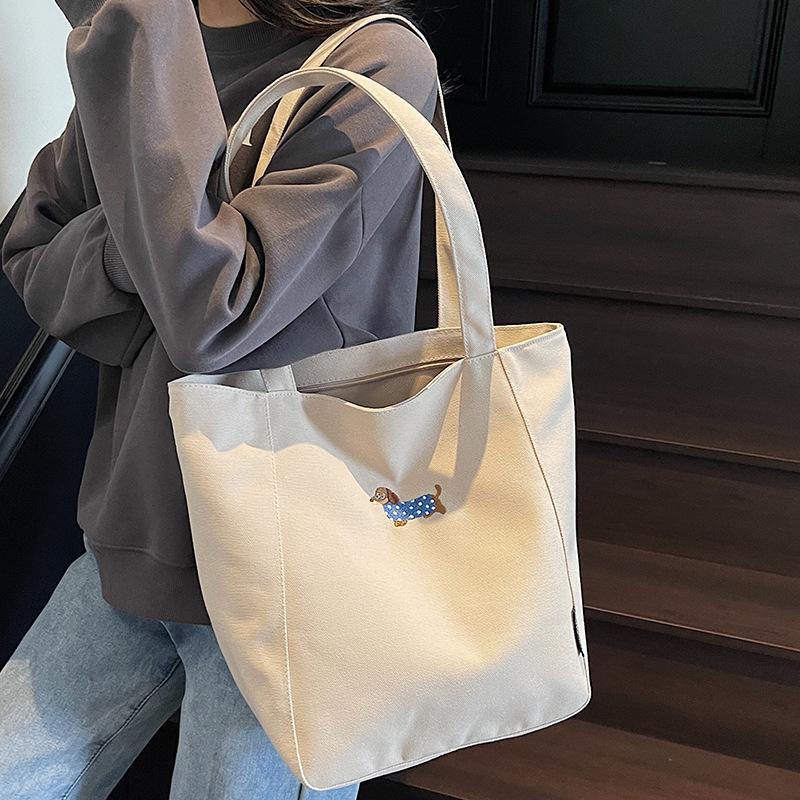 2026 Women's Large Capacity Canvas Tote Bag - Versatile Single Shoulder Bag for Autumn/Winter Commute and College.