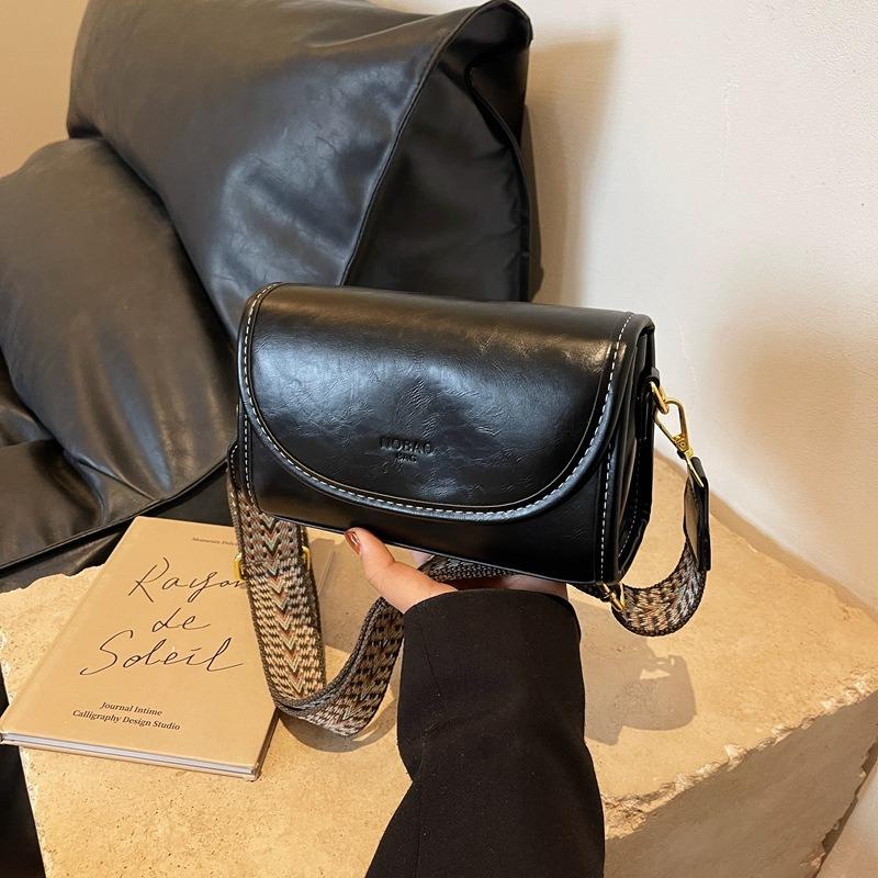 New retro women's bag simple shoulder bag women's autumn and winter messenger bag wide shoulder strap foreign style women's bag