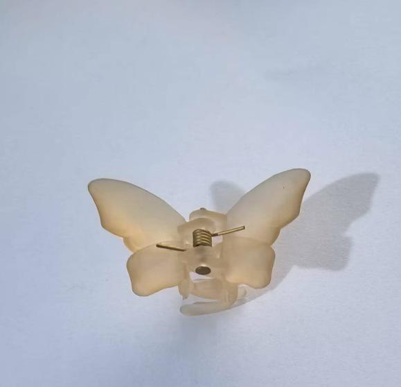 Fairy Transparent Butterfly Hair Clip: Frosted Shark Claw for Half-Tied Summer Styles