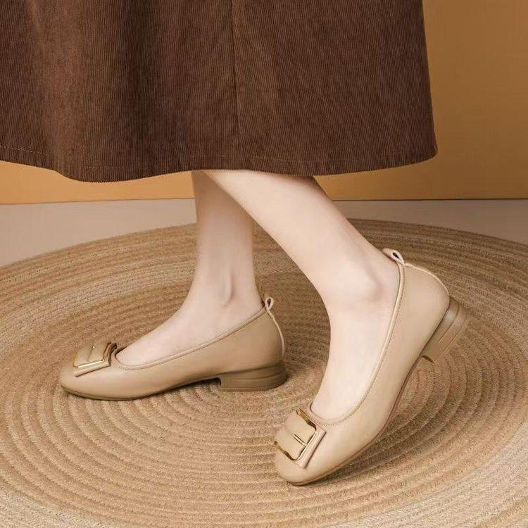 2025 autumn new shallow single shoes women's soft leather soft-soled mother shoes one pedal shallow mouth versatile square head thick heel shoes