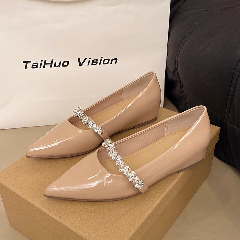 Francuskie lekkie luksusowe słowo z cyrkoniami ze szpiczastymi czółenkami damskie 2025 nowe modne buty wieczorowe wewnętrzne podwyższenie Mary Jane