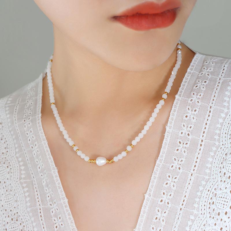 Luxurious Freshwater Pearl & Crystal Glass Beaded Necklace - Elegant Colorfast Jewelry