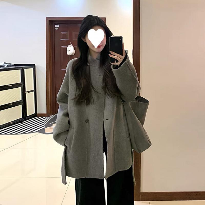 

Women s Hepburn Style Grey Woolen Coat, 2025 Autumn/Winter, Petite Fit, Spandex Blend. M серый