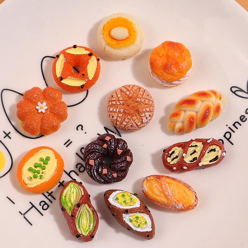 Miniature Cream Bread Simulation Toy Cake: DIY Resin Accessories for Children's Pretend Play and Handmade Projects.