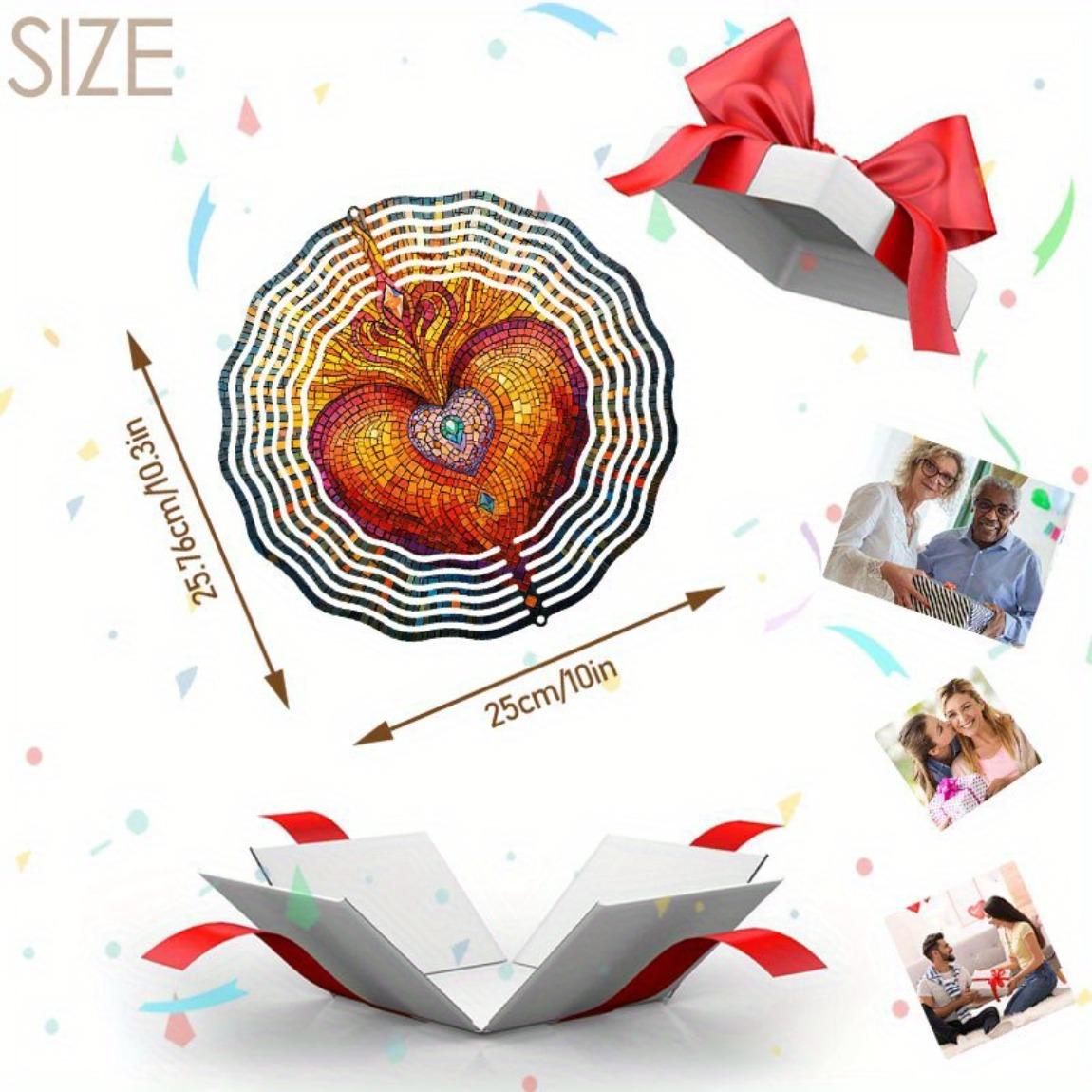 

Яркий витражный колокольчик в форме сердца Красочный уличный декор для сада с вращающимся крючком Погодоустойчивое 3D-искусство для патио, веранды, праздничного украшения