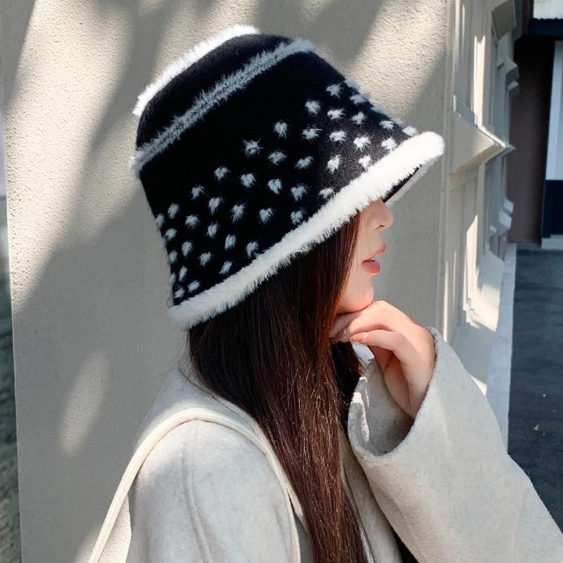 Korean New Hat for Women with High End Fashion Polka Dot Plush Fisherman Hat for Winter Windproof and Warm Face Showing Small Basin Hat