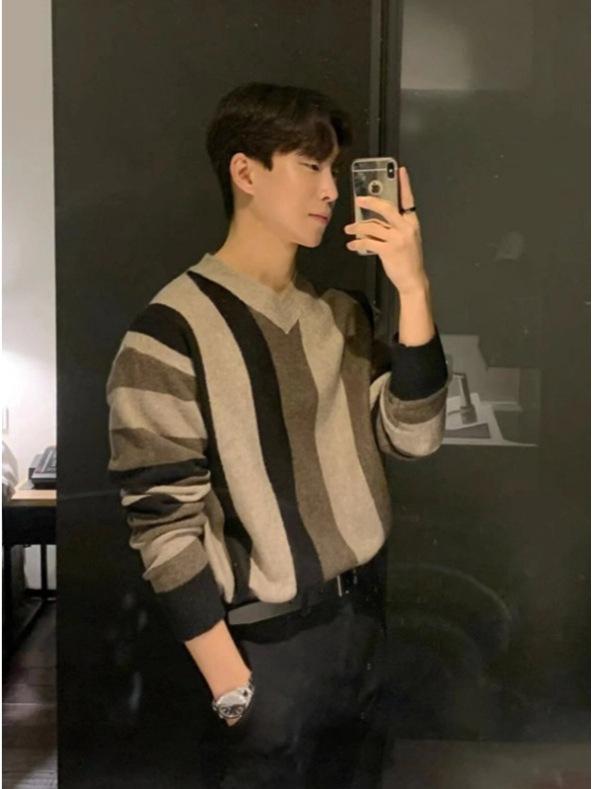 Men's Korean Striped V-Neck Knit Sweater - Autumn/Winter Loose Fit Long Sleeve Pullover