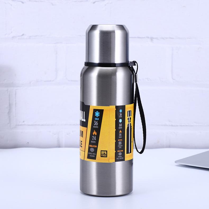 Large Capacity 304 Stainless Steel Vacuum Insulated Bottle, All Steel Portable Thermos with Lanyard Outdoor Mountaineering Sports Water Cup 500ML