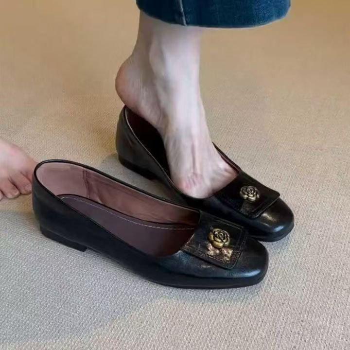 Soft leather French niche single shoes retro new flat bottom shallow mouth round head camellia autumn Mary Jane