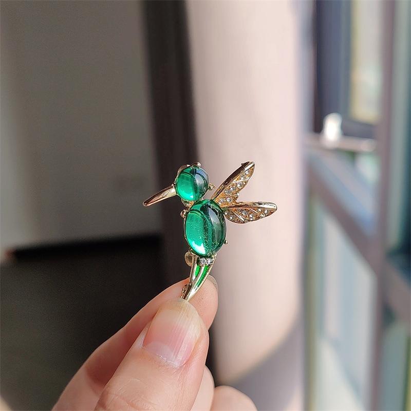 High-End Temperament Hummingbird Brooch Fashion Versatile Opal Bird Pin Cardigan Anti-Light Corsage For Men And Women