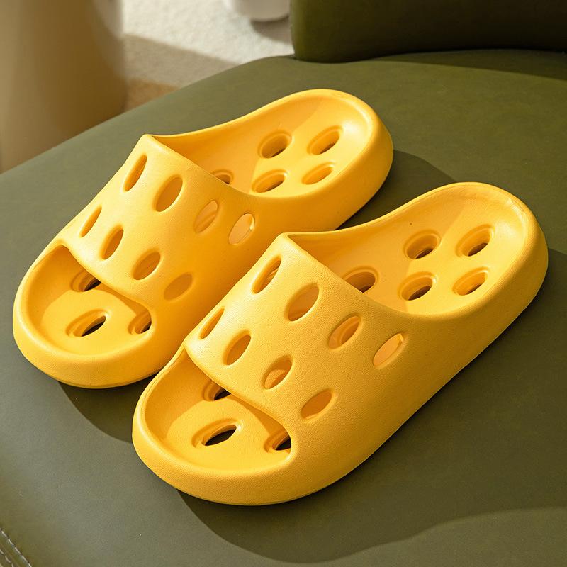 There Are Holes In the Bathroom, Leaking Slippers, Quick-drying Home Non-slip and Deodorant Home Couple Summer Hotel Lightweight Cool Slippers