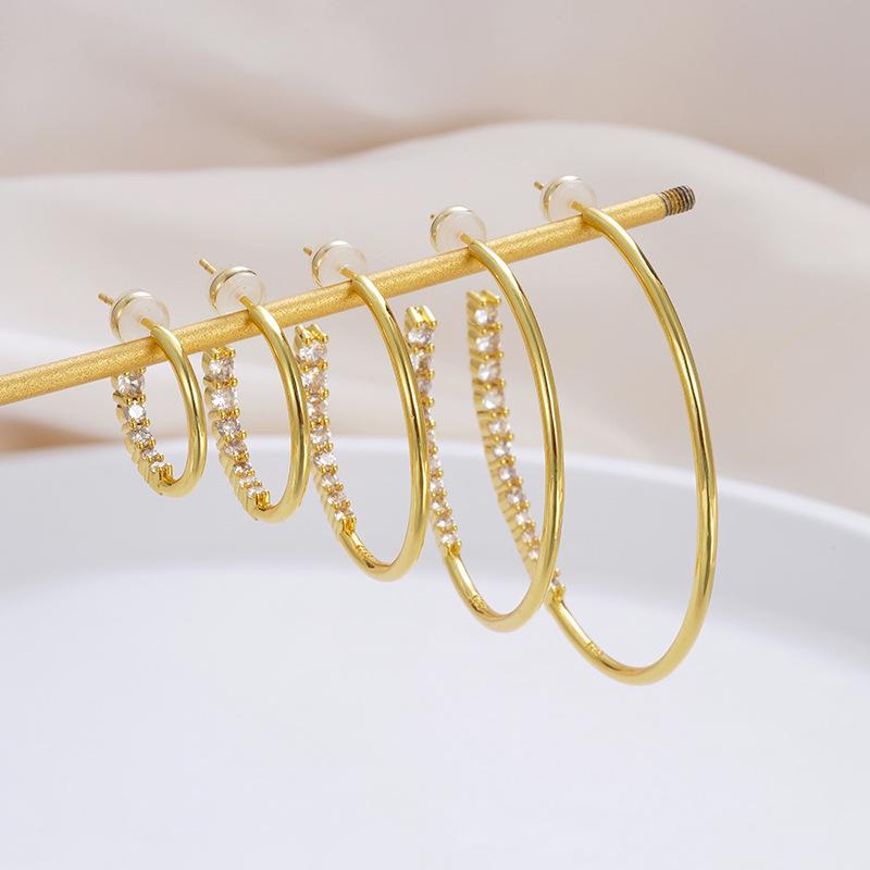 Rhinestone Gold & Silver Earrings - Fashionable, Light Luxury Hoops for Women, European & American Commuting Style.