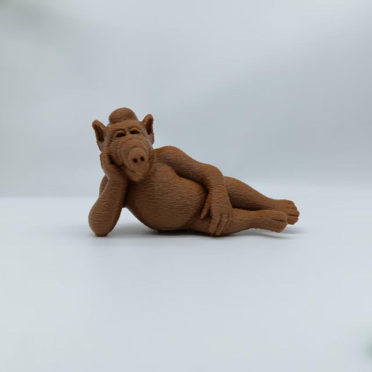 3D Printed Alf Side Lying Alien Statue Ornament, Unique Alien Alf Design Decoration Ornament Fantasy Realistic Design Decoration коричневый