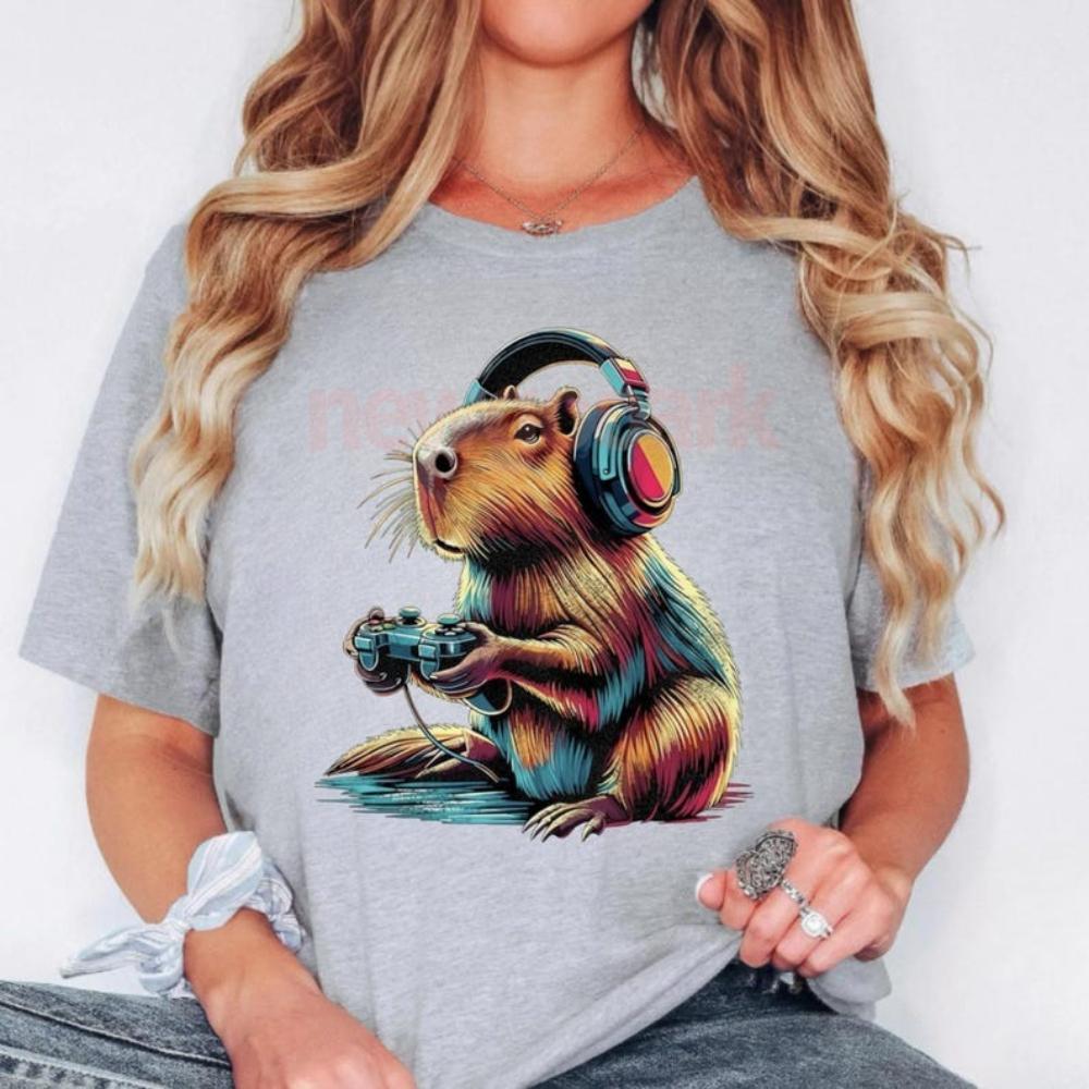 Funny Capybara Headphone TShirt Retro Gamer Animal Tee Graphic T Shirts Women Unisex Casual Cotton Creative Streetwear Camisetas