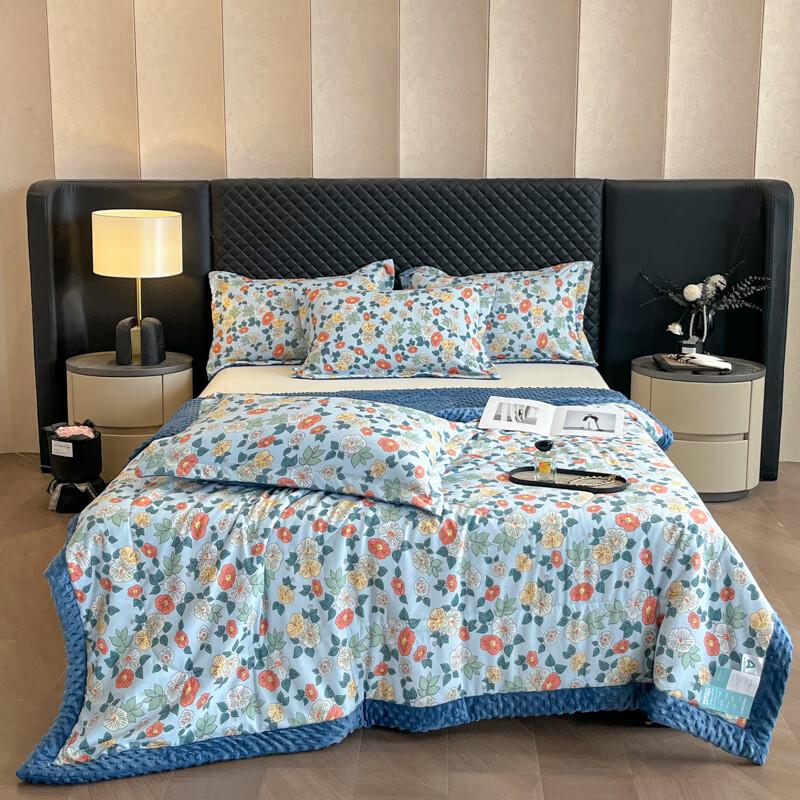 

Doudou Velvet Double Layer Gauze Summer Quilt