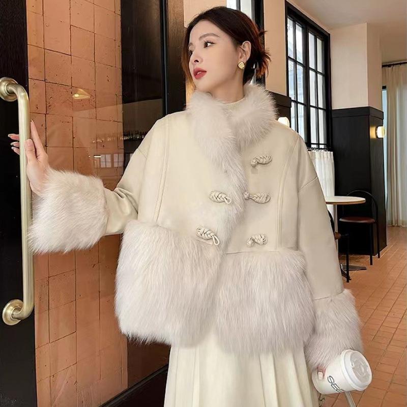 New Chinese short coat women's 2024 autumn and winter new fur fur integrated coat women's Chinese style Maillard style