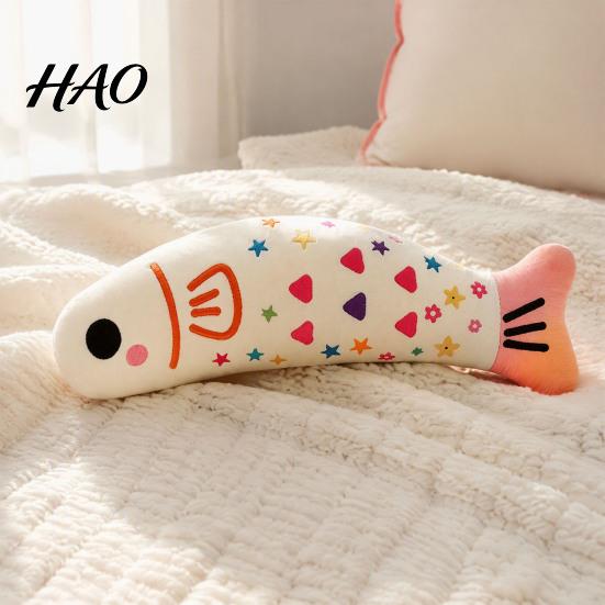 Catnip Filled Fish Pillow Cat Toy, Squeaky Linen Chew Stuffed Toy Kitten Kicker for Indoor Cats Biting Kicking Boredom Relief Natural Supplies