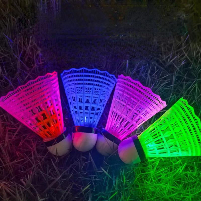 4pcs Luminous Feather Ball Set, Durable Feather Ball, Suitable for Night Outdoor Entertainment, Suitable for Family Entertainment 4pcs