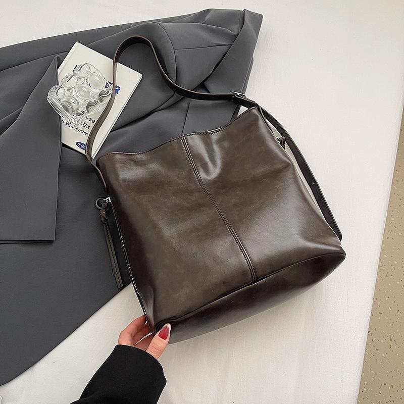 

Сумка женская большой вместимости 2025 новая модная универсальная ретро премиум на плечо кроссбоди сумка-ведро