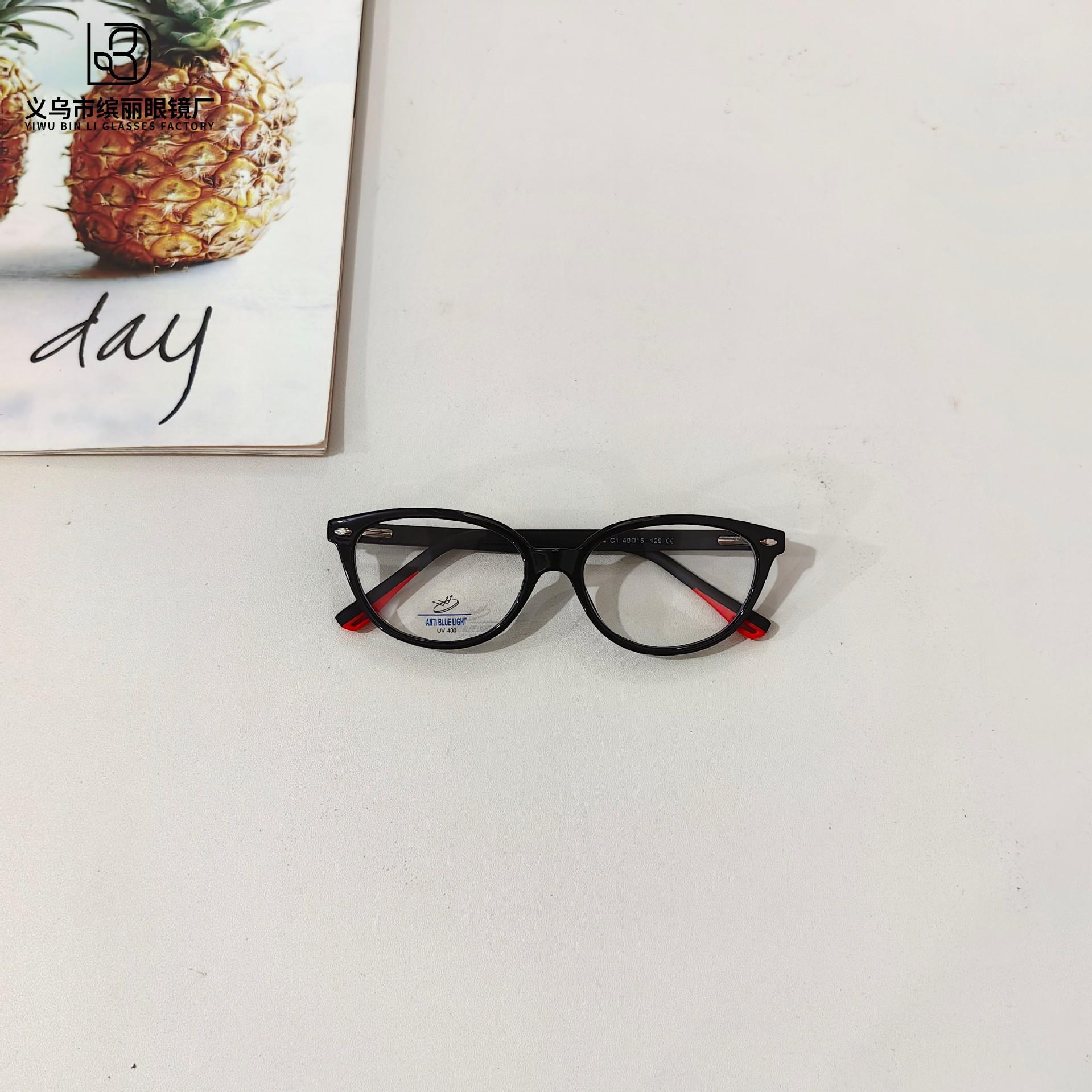 

Модные детские плоские очки с защитой от синего света, студенческие очки для чтения и работы на компьютере могут быть оснащены плоскими очками с градусной защитой white film