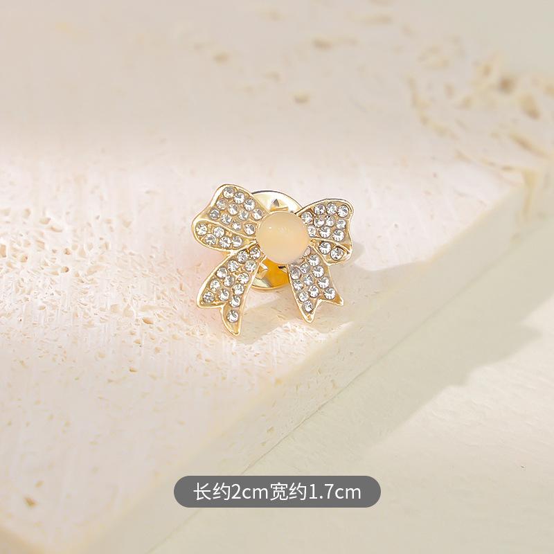 

Брошь с бантом и бриллиантами для женщин, симпатичная японская антибликовая серпантинная булава, персонализированная булавка, фиксированные аксессуары для одежды