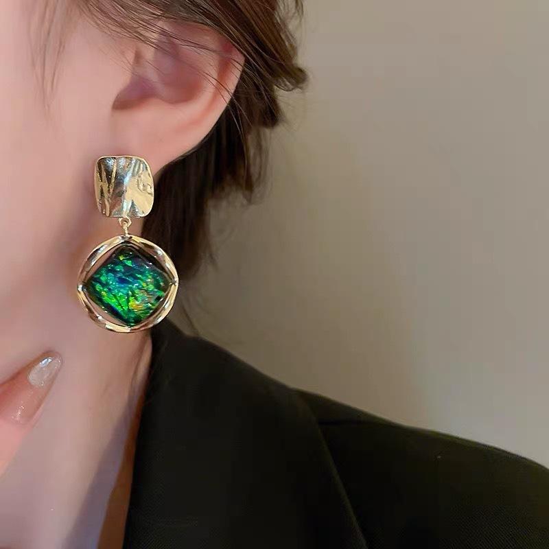 Vintage Green Geometric Rhombus Round Earrings Women Fashion Rhinestone Stud Earrings for Party Wedding Jewelry Accessories